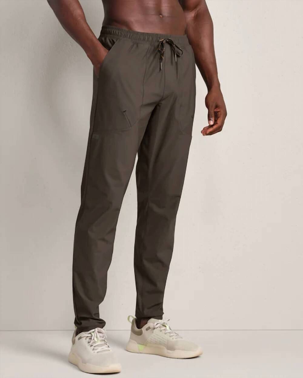 NEW RHONE pursuit full length pants in cafe noir